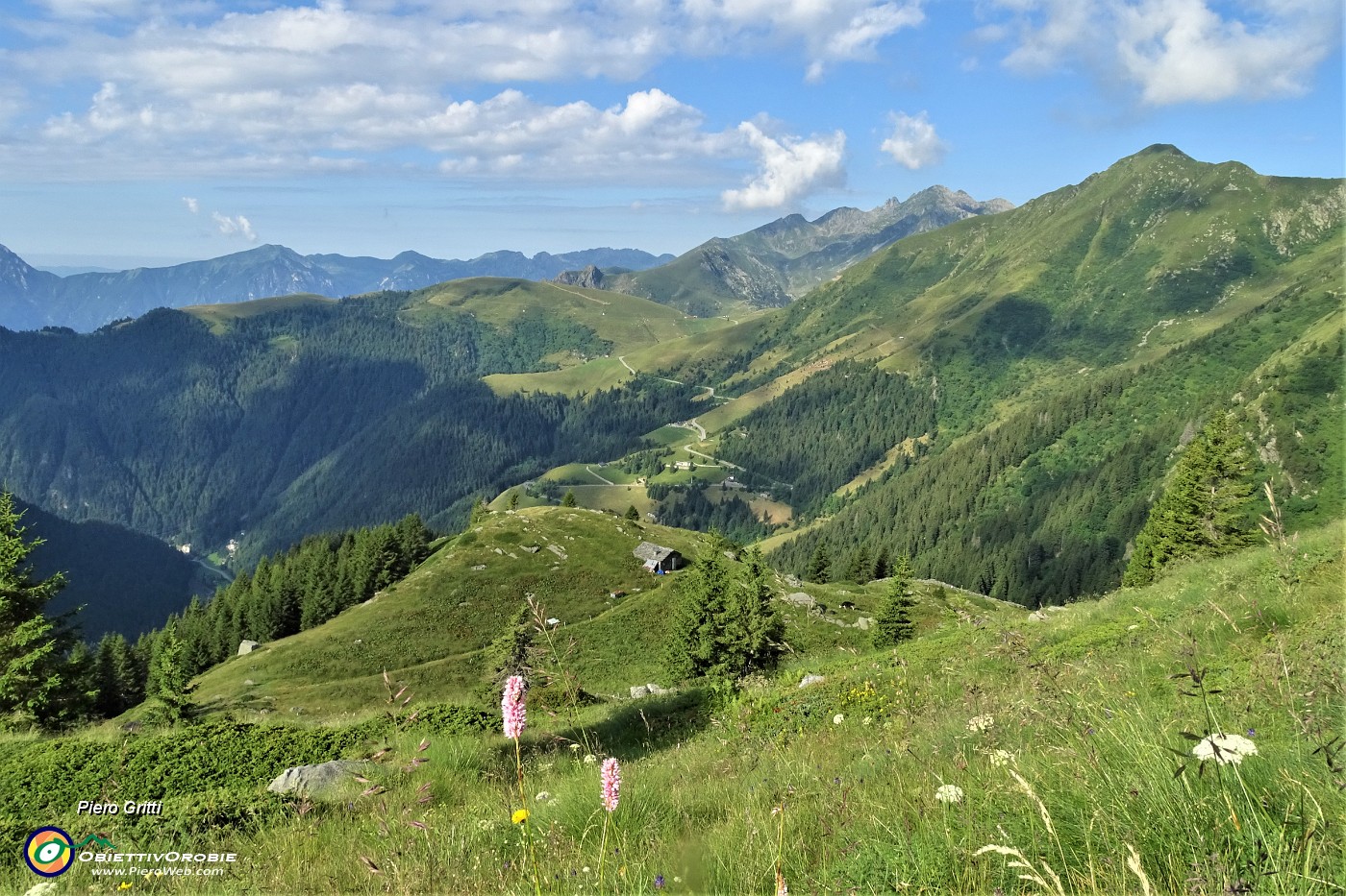 19 Vista sull'Alpe Arletto e verso San Marco.JPG